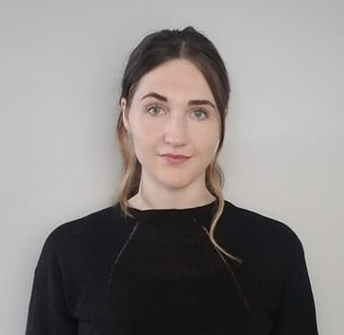 Rhiannon Schrader photo