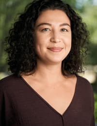 Melanie Hutchison photo