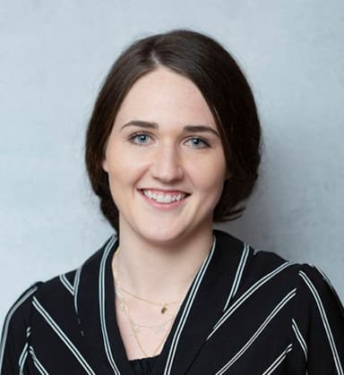 Rhiannon Schrader photo