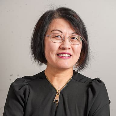 Dr. Julia (Huiling) Chen photo